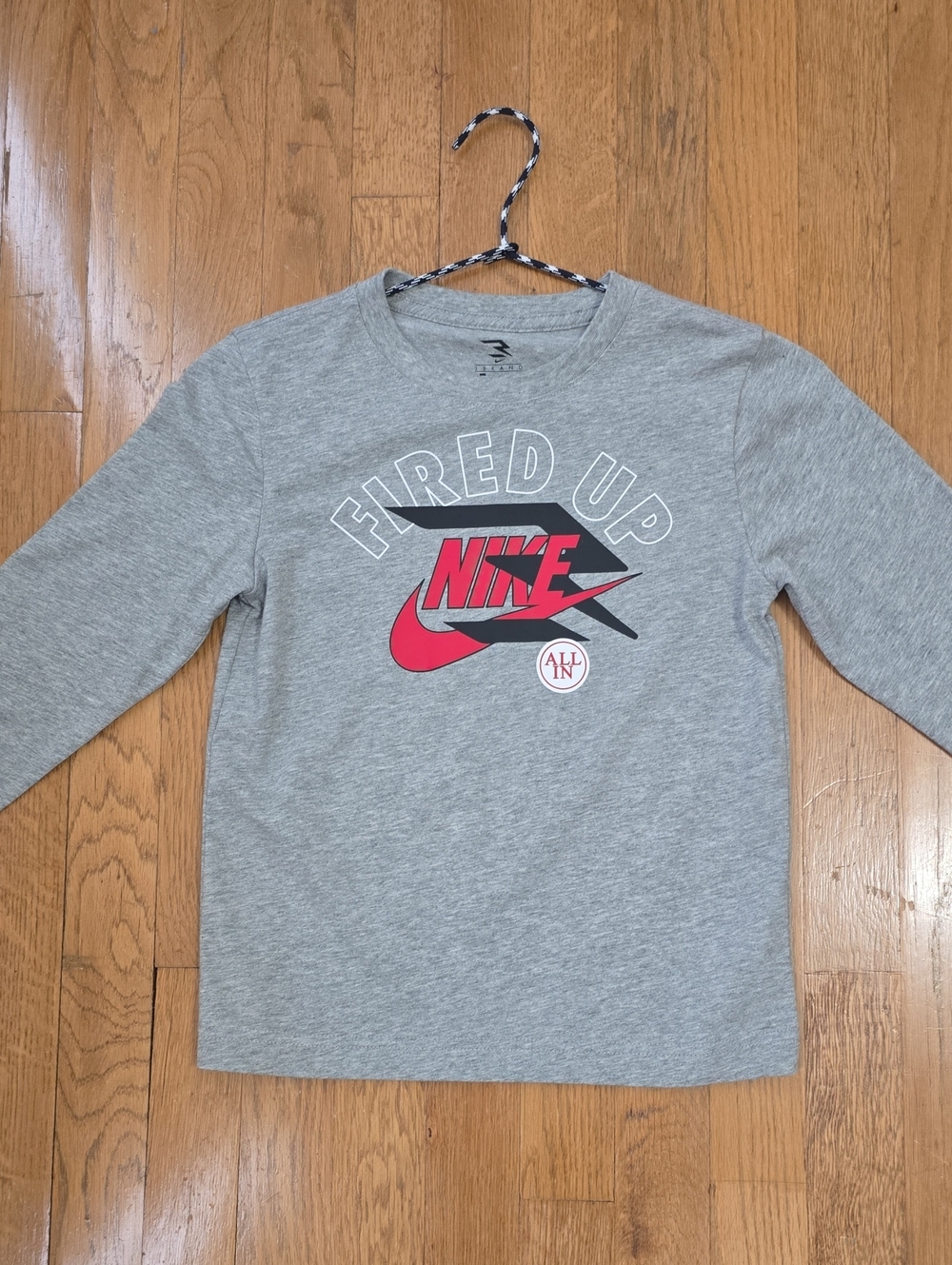 NIKE BRAND SIGNATURE BOY'S GRAY LONG SLEEVES TEE-SHIRT SIZE 7 (6-7 YEARS)